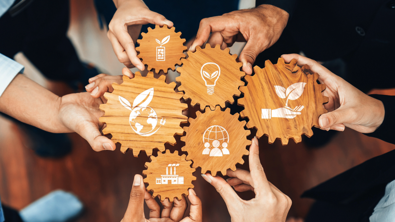 Why Governance Communities Are Replacing Lone Compliance Officers